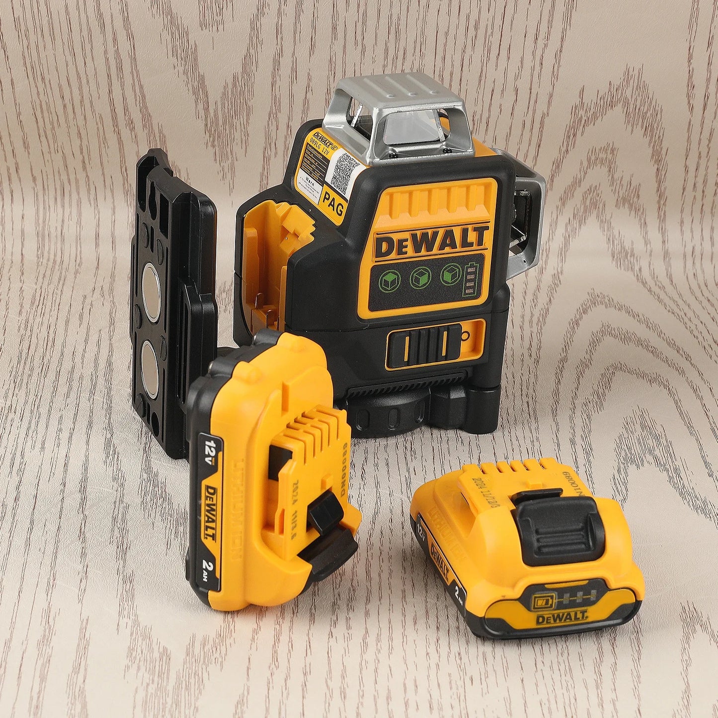 NEW DEWALT DW089LG 3 Sides Degree Vertical Laser Meter Outdoor Level 360 Self Levelling Green Beam Laser Li-Ion Battery Lasers